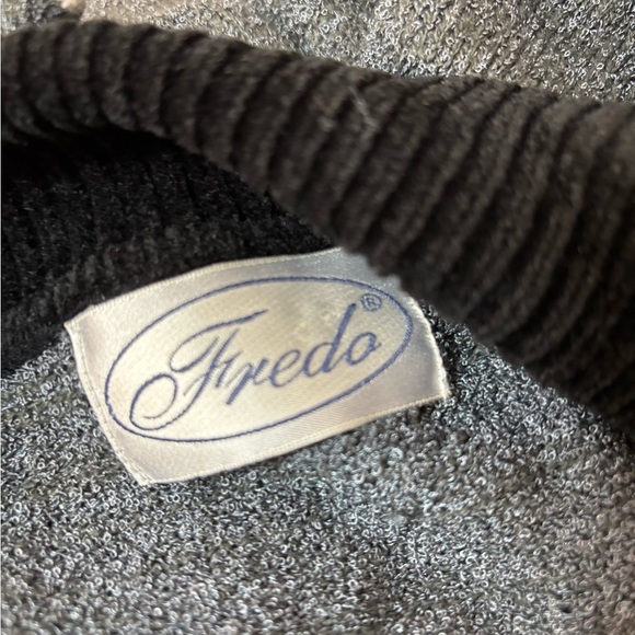 Fredo Vintage Gray and Black Women’s Sweater with Dog Design - Picture 4 of 11